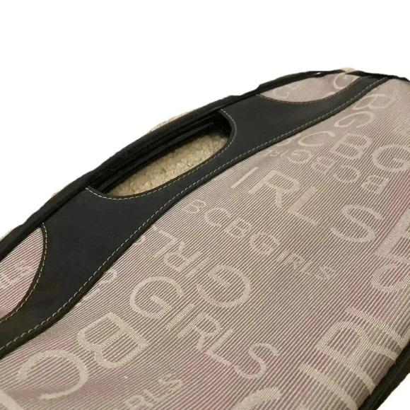 BCBGirls Clutch Hanbag - Picture 2 of 10